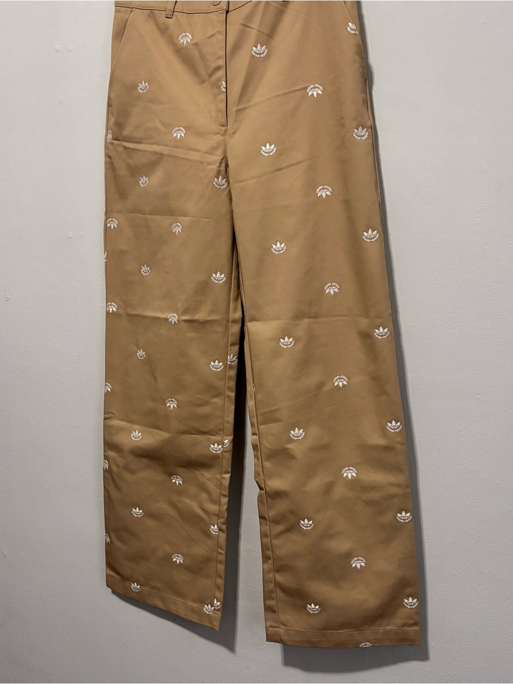 Adidas-Women Alllover Mini Crest Chino Pants - Picture 5 of 7